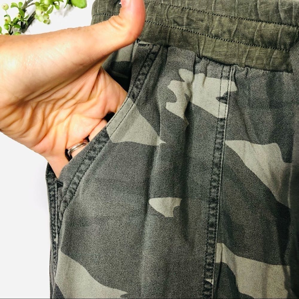 Splendid Green Camo Jogger Track Pants Lyocell - Picture 5 of 11